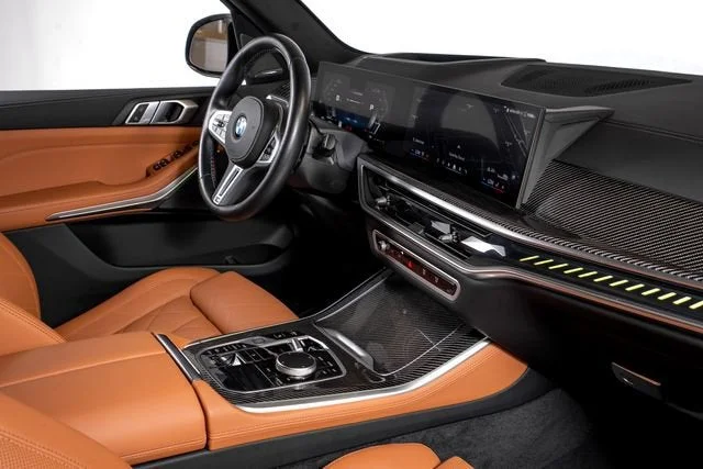 Used 2025 Black Sapphire Metallic BMW M60i image 49