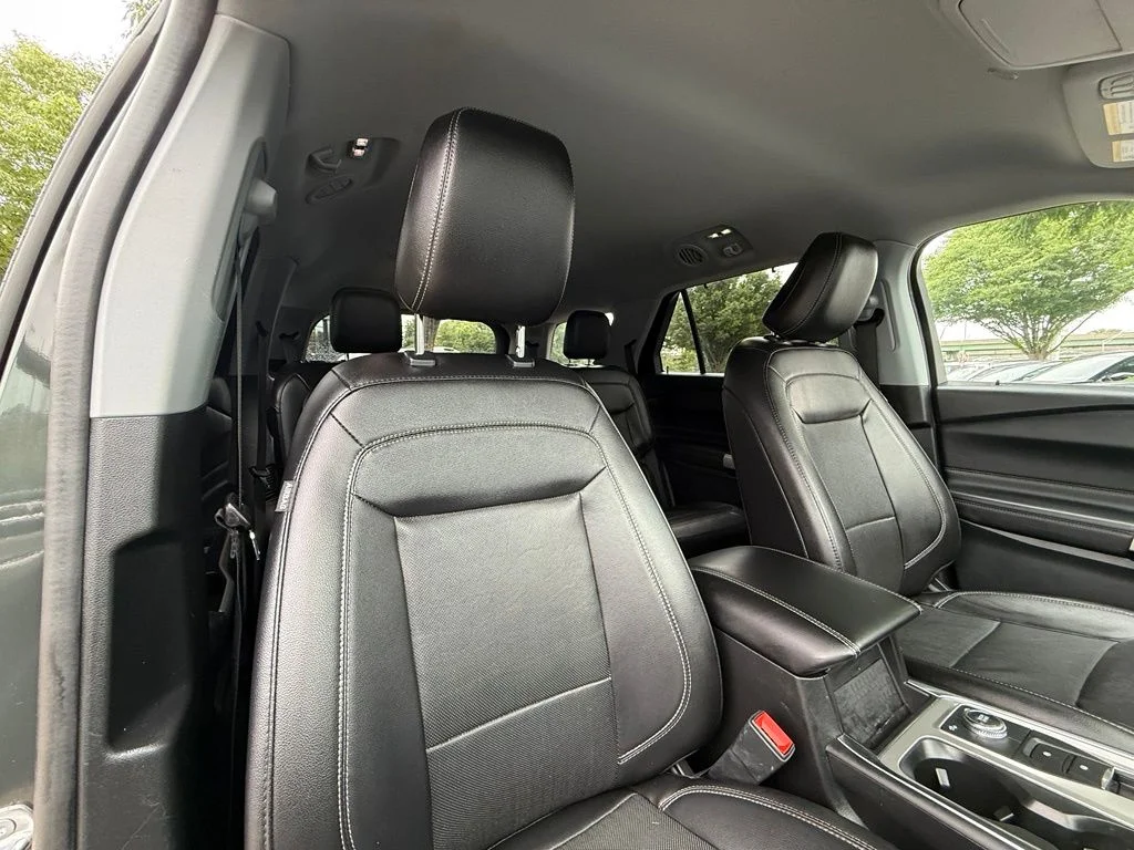 Used 2022 Green Ford Limited image 36