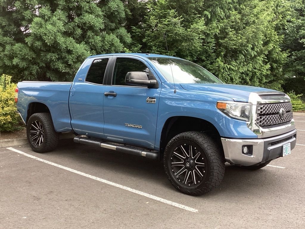 Used 2019 Blue Toyota SR5 image 8