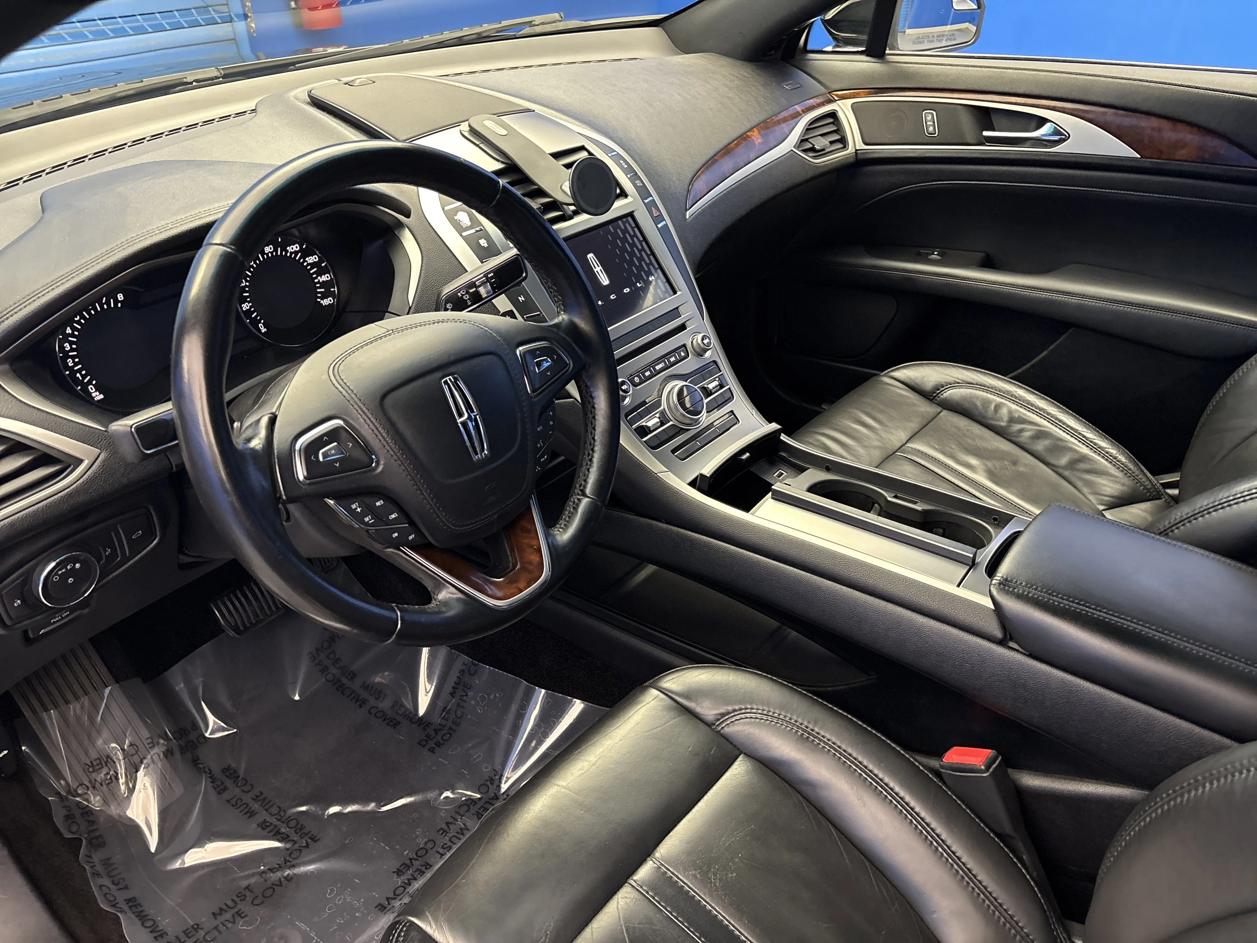 Used 2017 Black Velvet Lincoln Select image 11