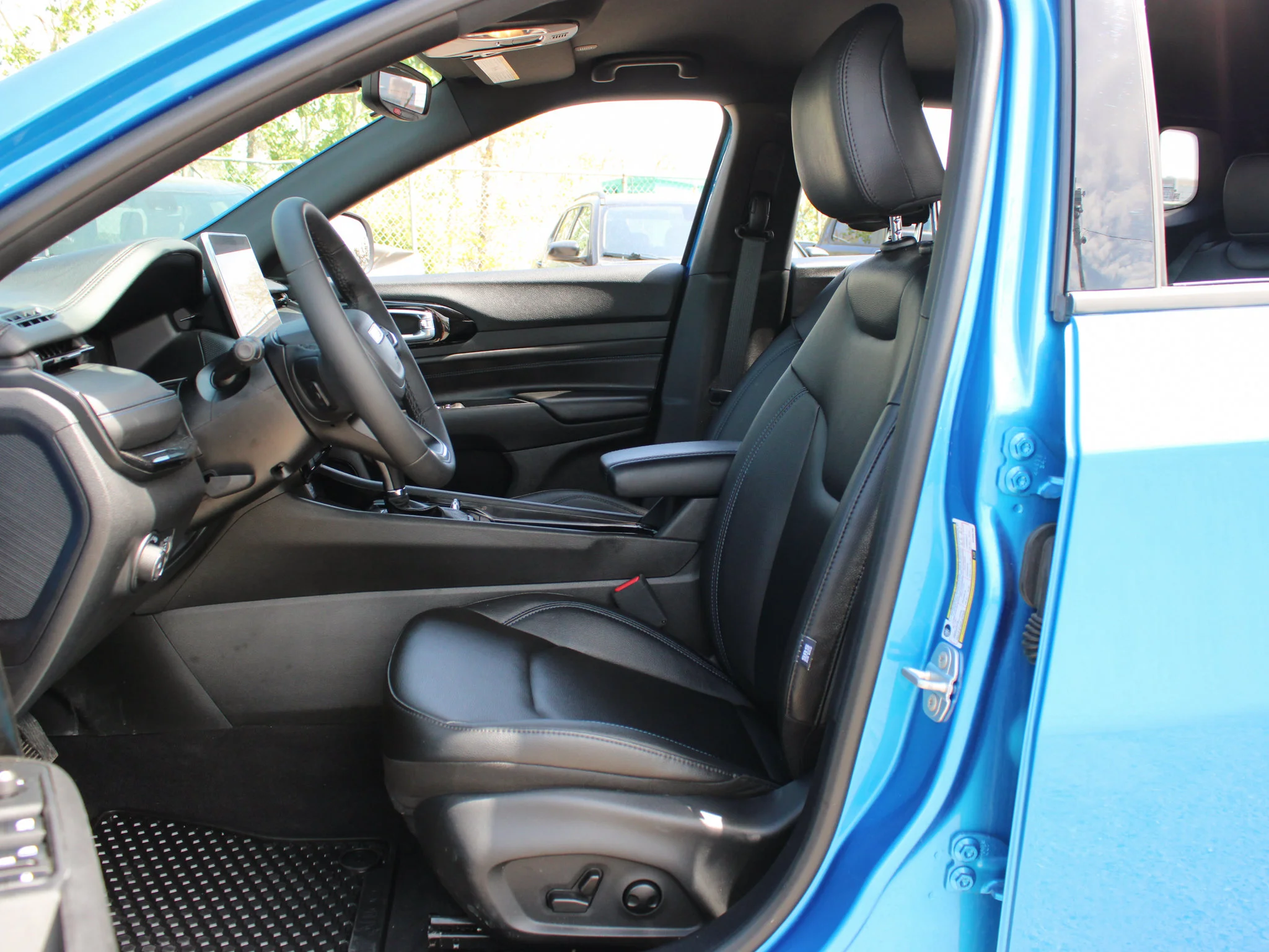 Certified Used 2025 Blue Jeep Altitude * Heated Seats, Navigation, Backup Camera, No Accidents, Apple CarPlay image 3