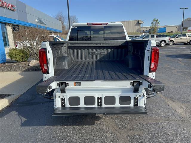 2026 GMC Sierra 1500 SLT - Photo 8