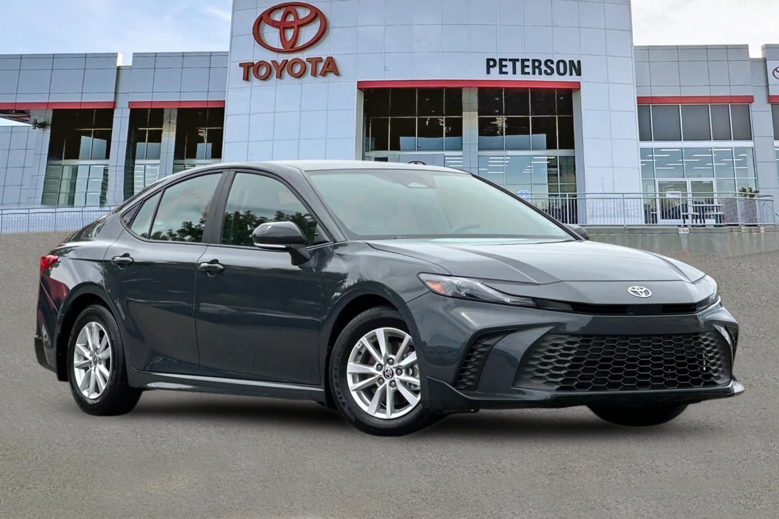Used 2025  Toyota SE image 2