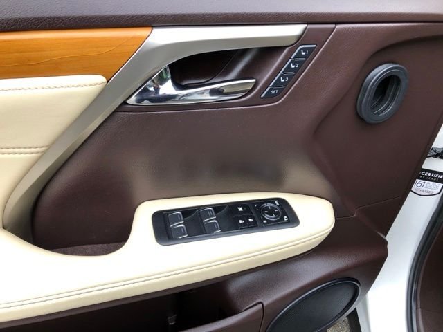 Used 2019 White Lexus 350 image 22