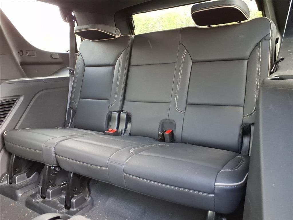 Used 2023 Iridescent Pearl Tricoat Chevrolet Premier image 10