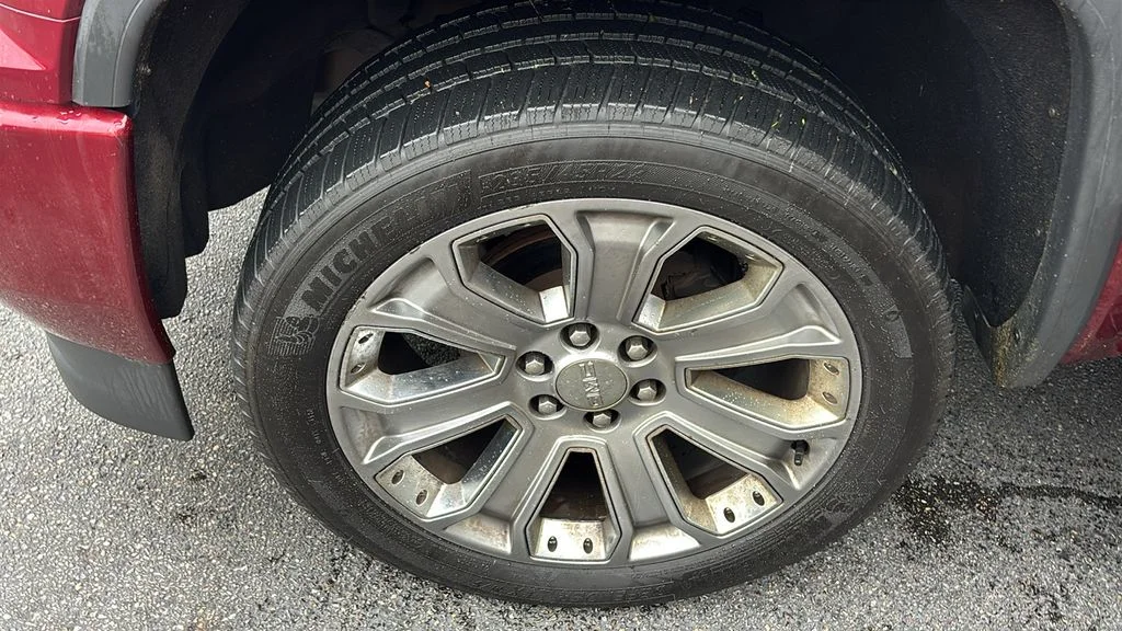 Used 2017 Red GMC Denali image 33