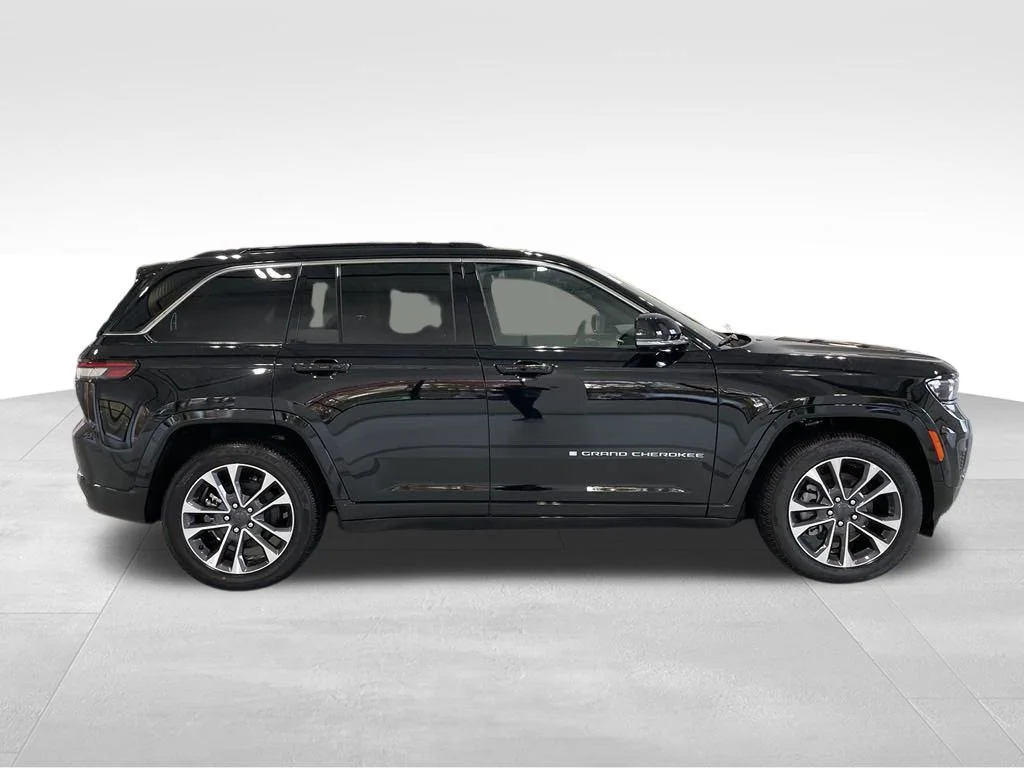Used 2024 Black Jeep Overland 4xe image 3
