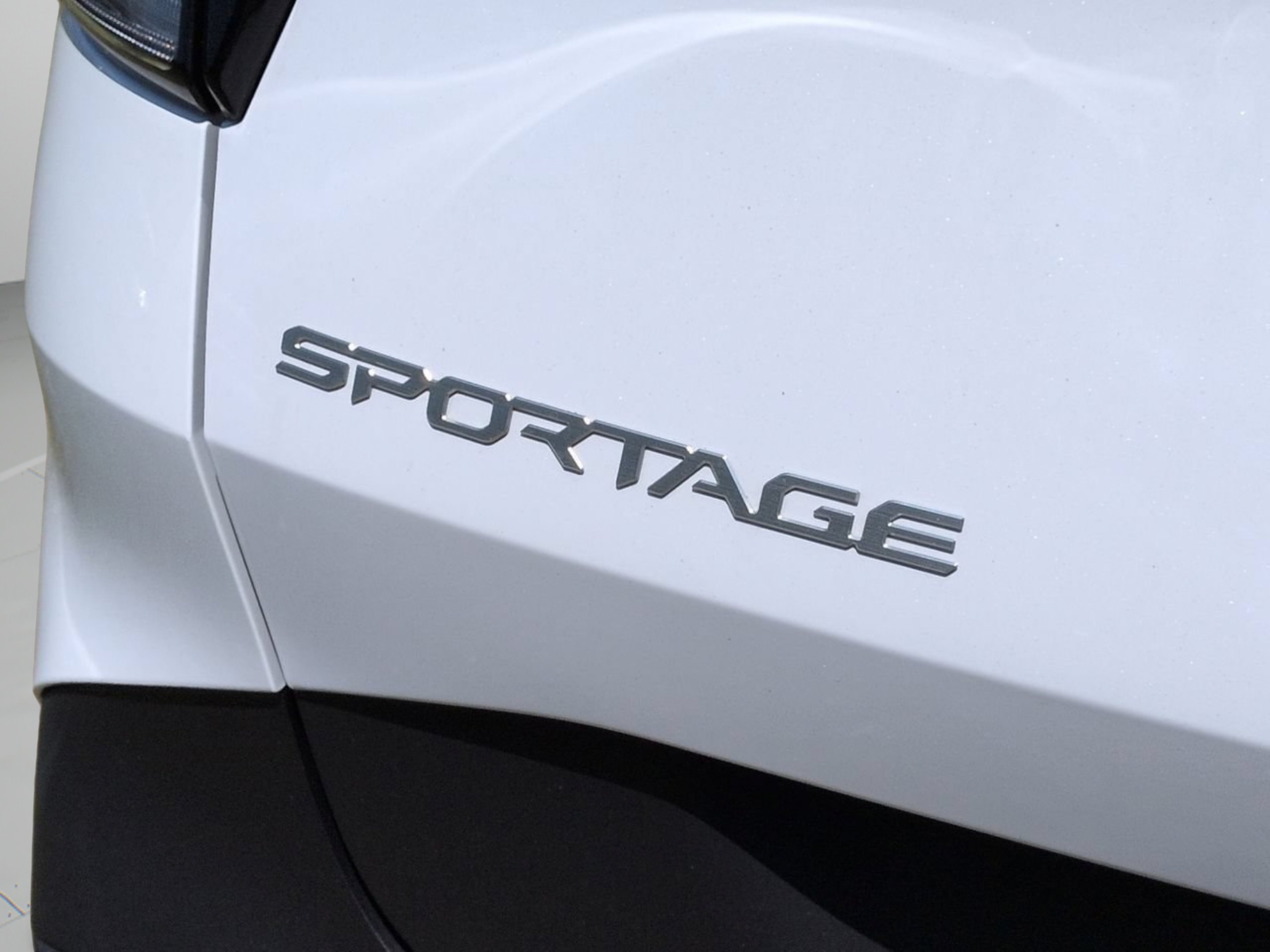 Used 2023 Glacier White Pearl/Ebony Black Roof Kia X-Pro image 35