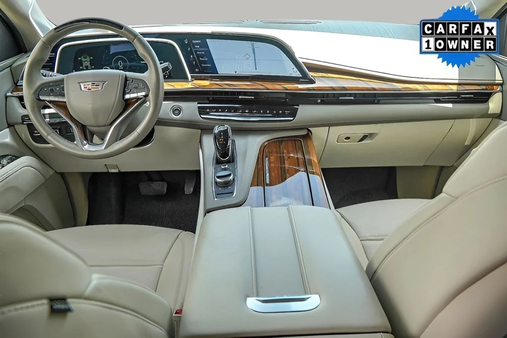Used 2024 White Cadillac Sport Platinum image 32