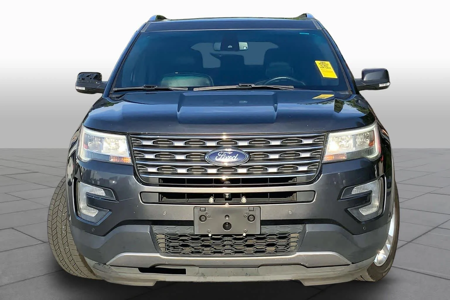 Used 2017 Magnetic Metallic Ford Limited image 3