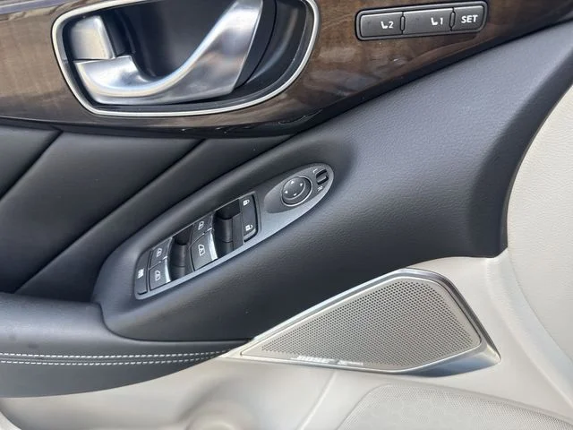 Used 2018 Blue INFINITI 3.0t LUXE image 29