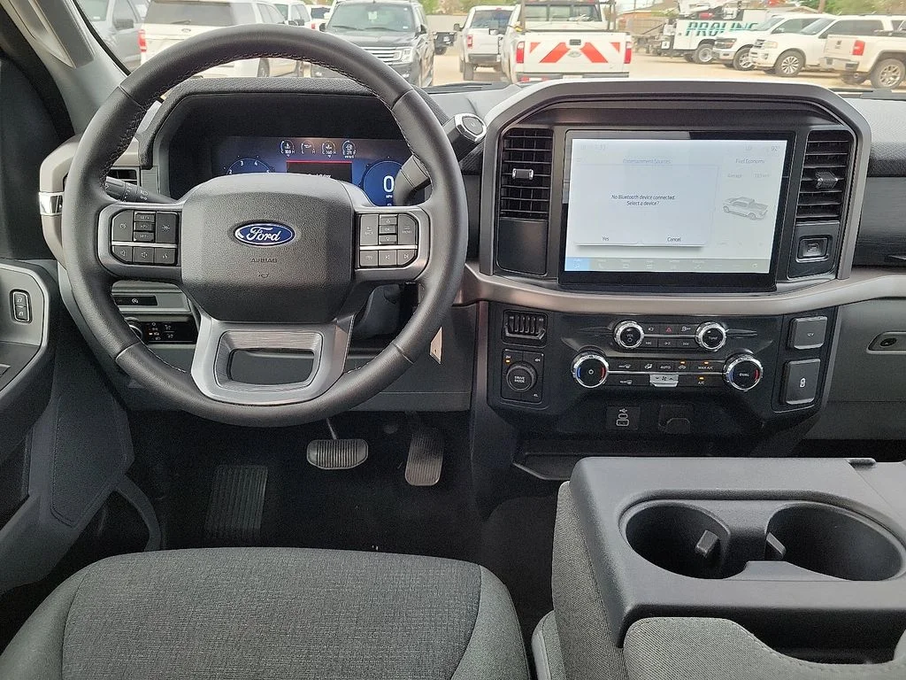 Used 2025 Blue Ford XLT image 17