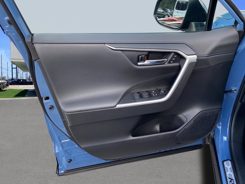 2024 Toyota RAV4 XSE - Photo 17