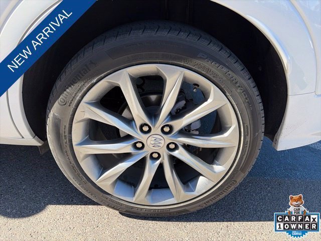 Used 2024 White Frost Tricoat Buick Avenir image 14