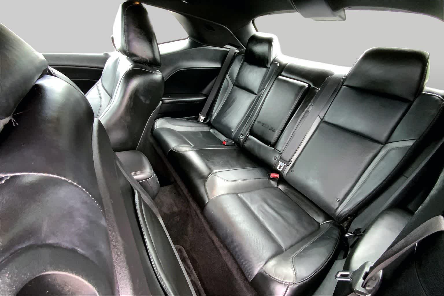 Used 2018 Granite Pearlcoat Dodge SXT Plus image 18