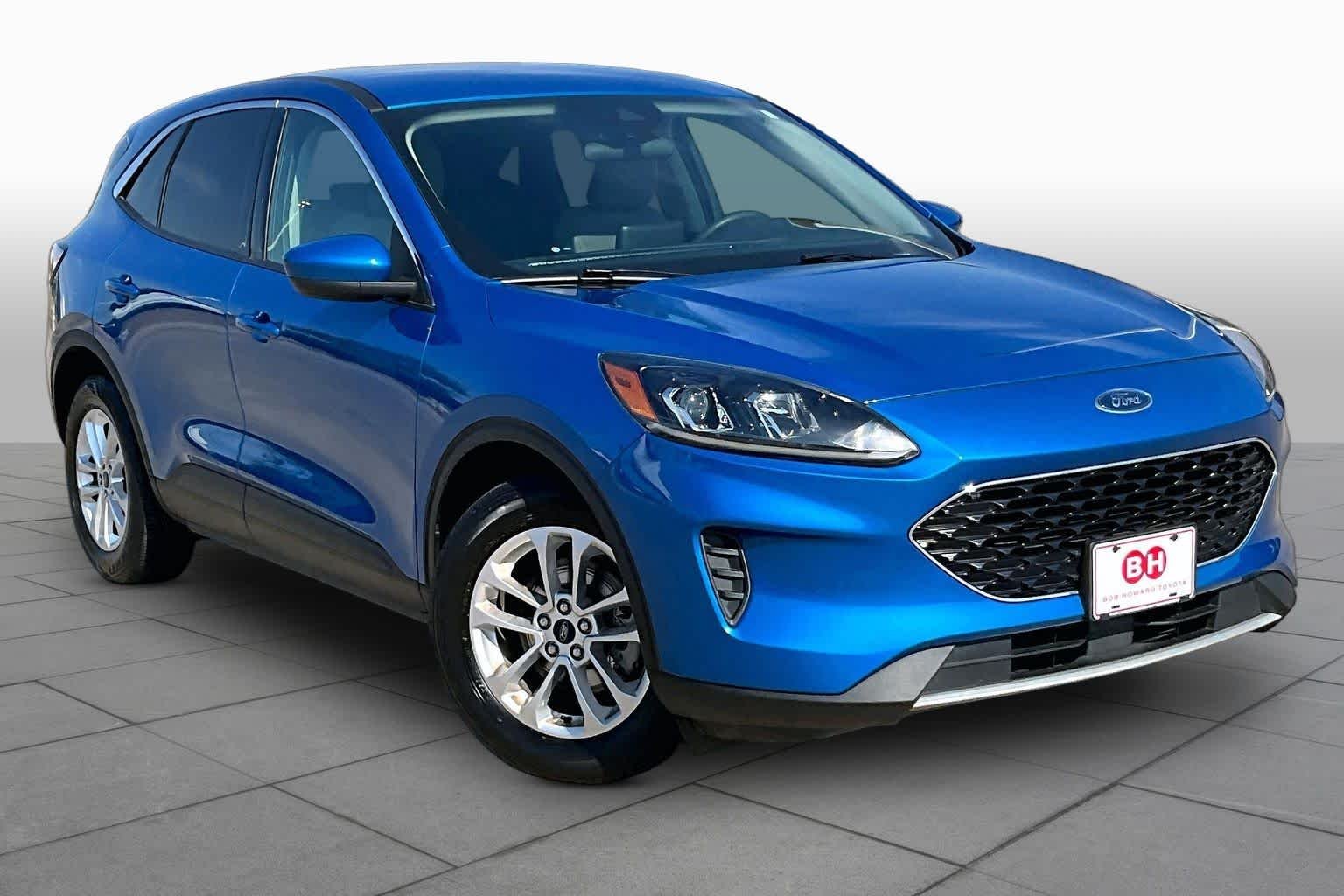 Used 2020 Velocity Blue Metallic Ford SE image 3
