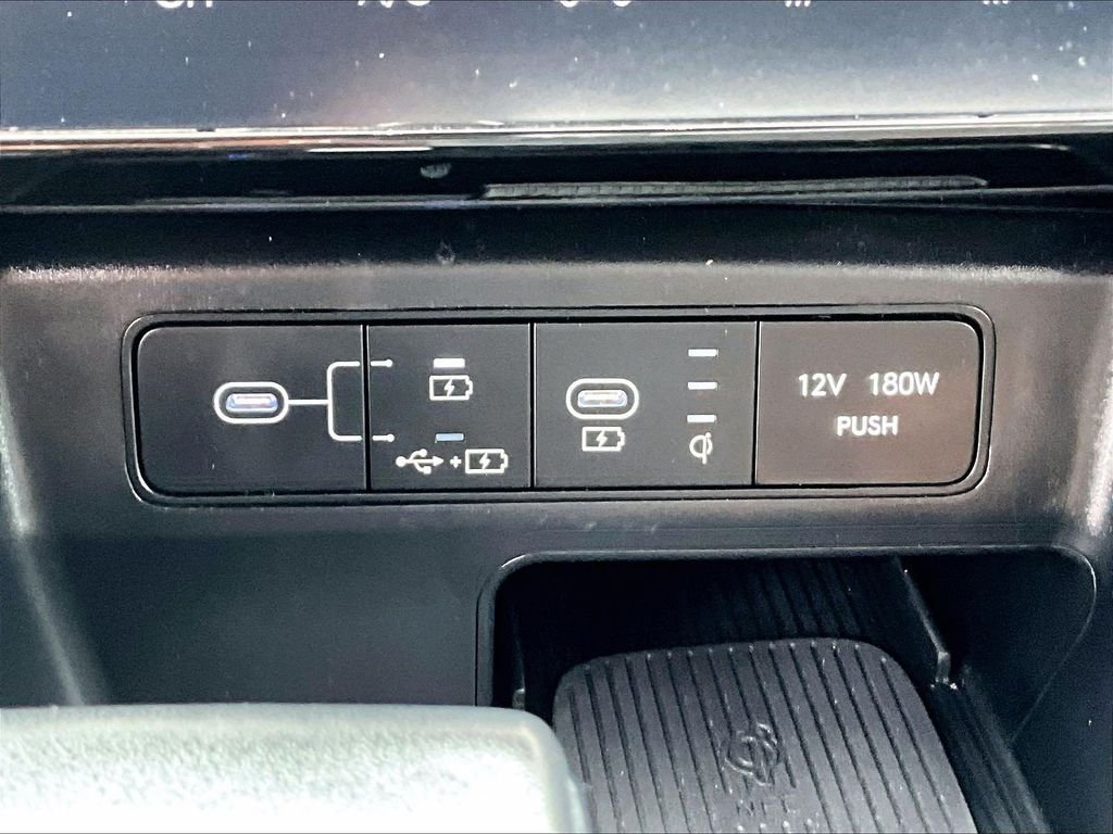Used 2025 Phantom Black Hyundai SEL Convenience image 28