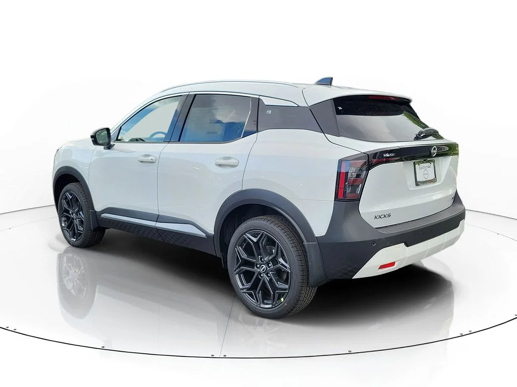 New 2026 White Nissan SR image 5