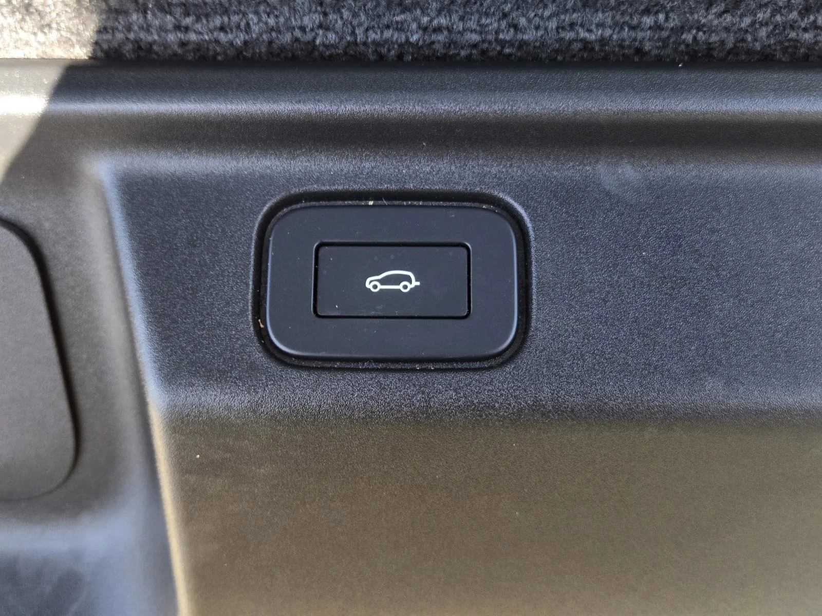 Used 2023 Santorini Black Land Rover SE image 10