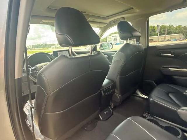 2023 Toyota Highlander XLE - Photo 28