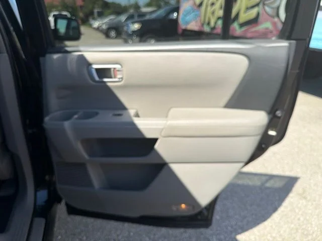 Used 2009 Black Honda EX-L image 29