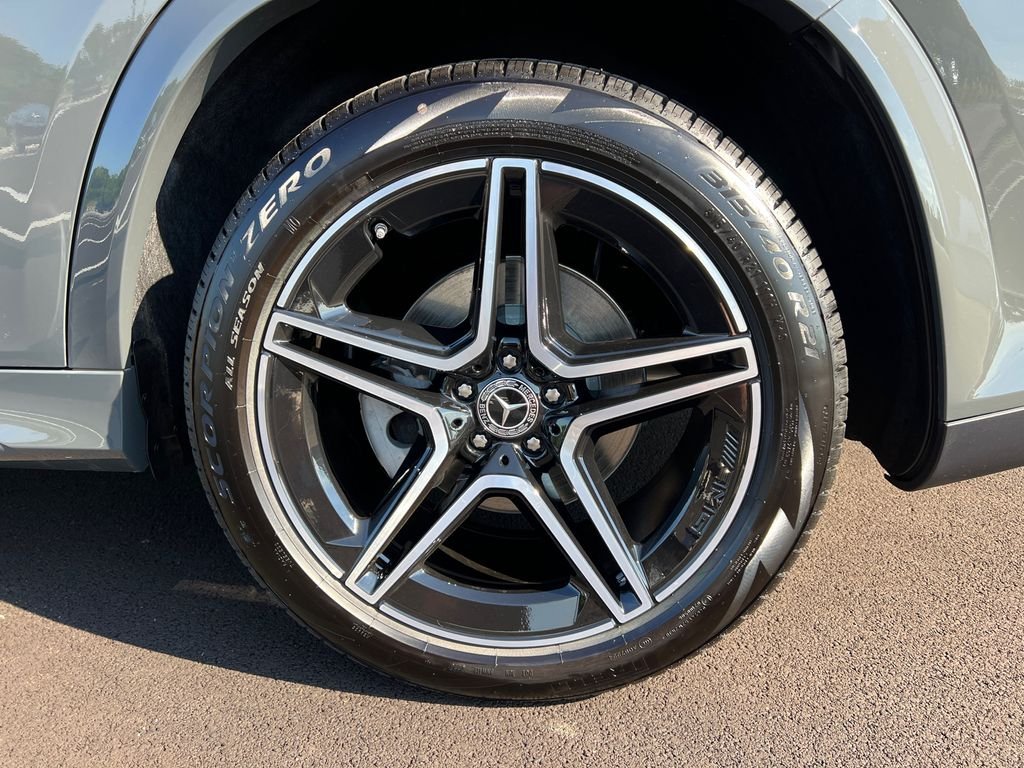 New 2026 MANUFAKTUR Silicon Grey Mercedes-Benz GLS450 image 36