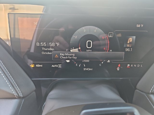 Used 2025 Summit White GMC Elevation image 14