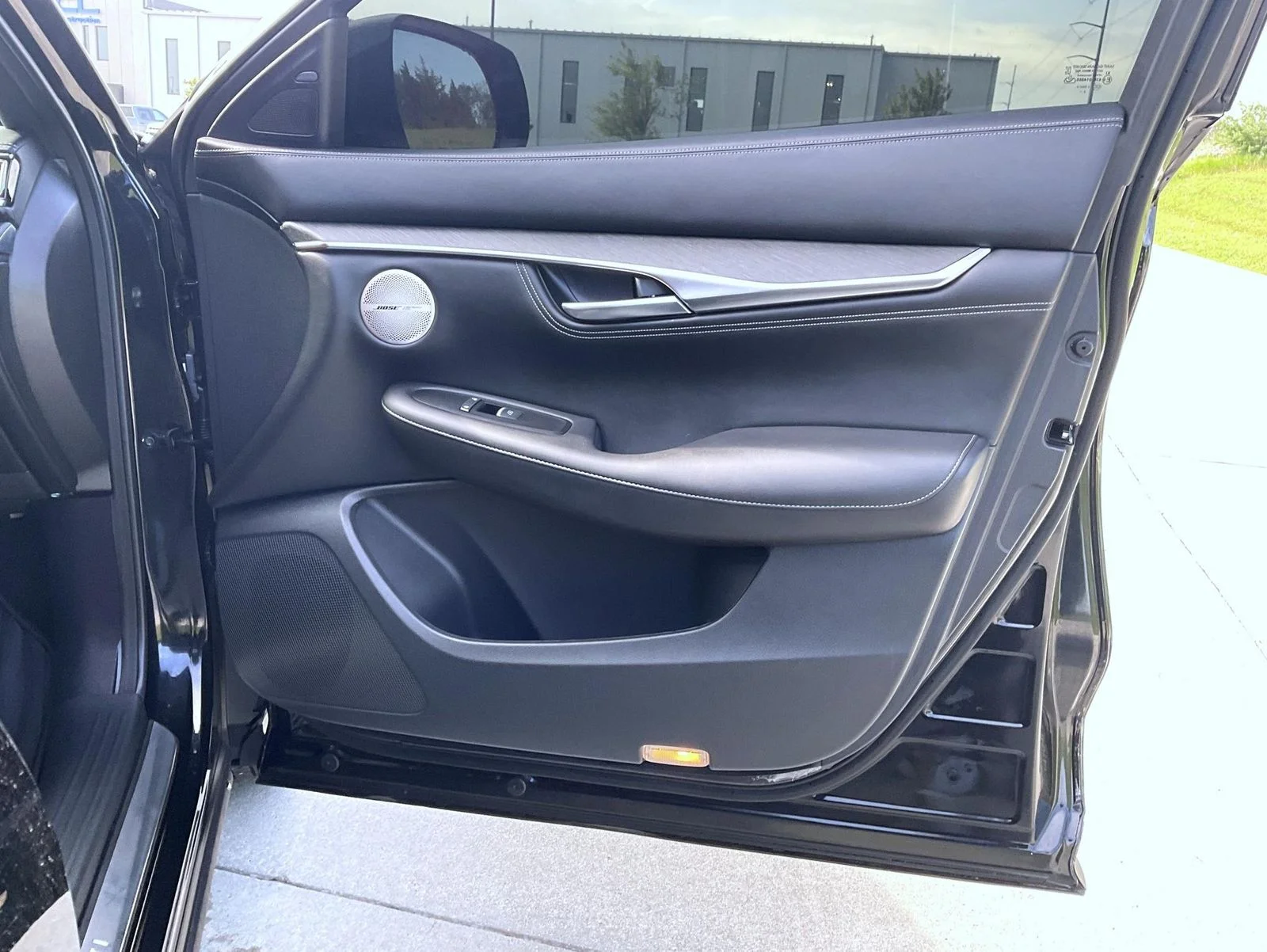 Used 2023 Black INFINITI SENSORY image 17