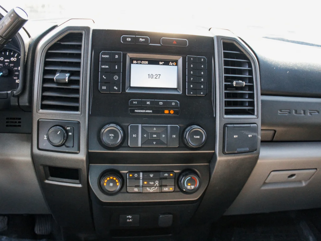 Used 2020 Oxford White Ford XL image 17