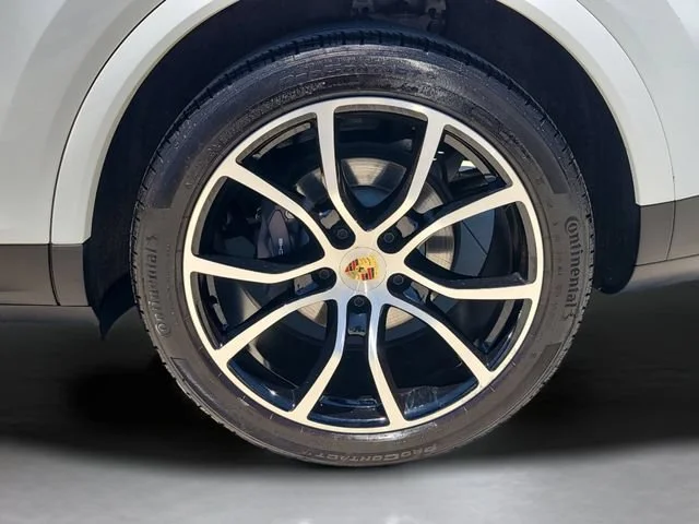 Used 2023 White Porsche NA image 34