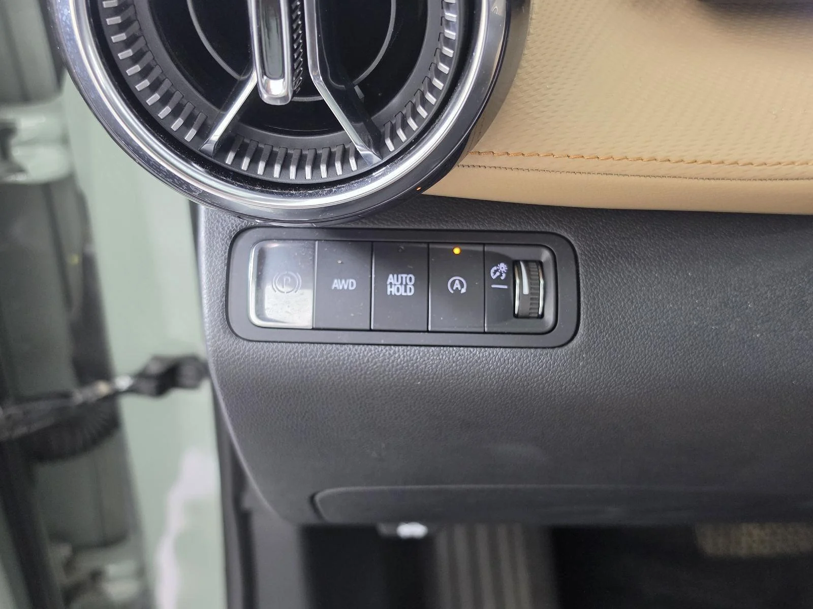 Used 2025 Cacti Green Chevrolet AWD ACTIV image 17