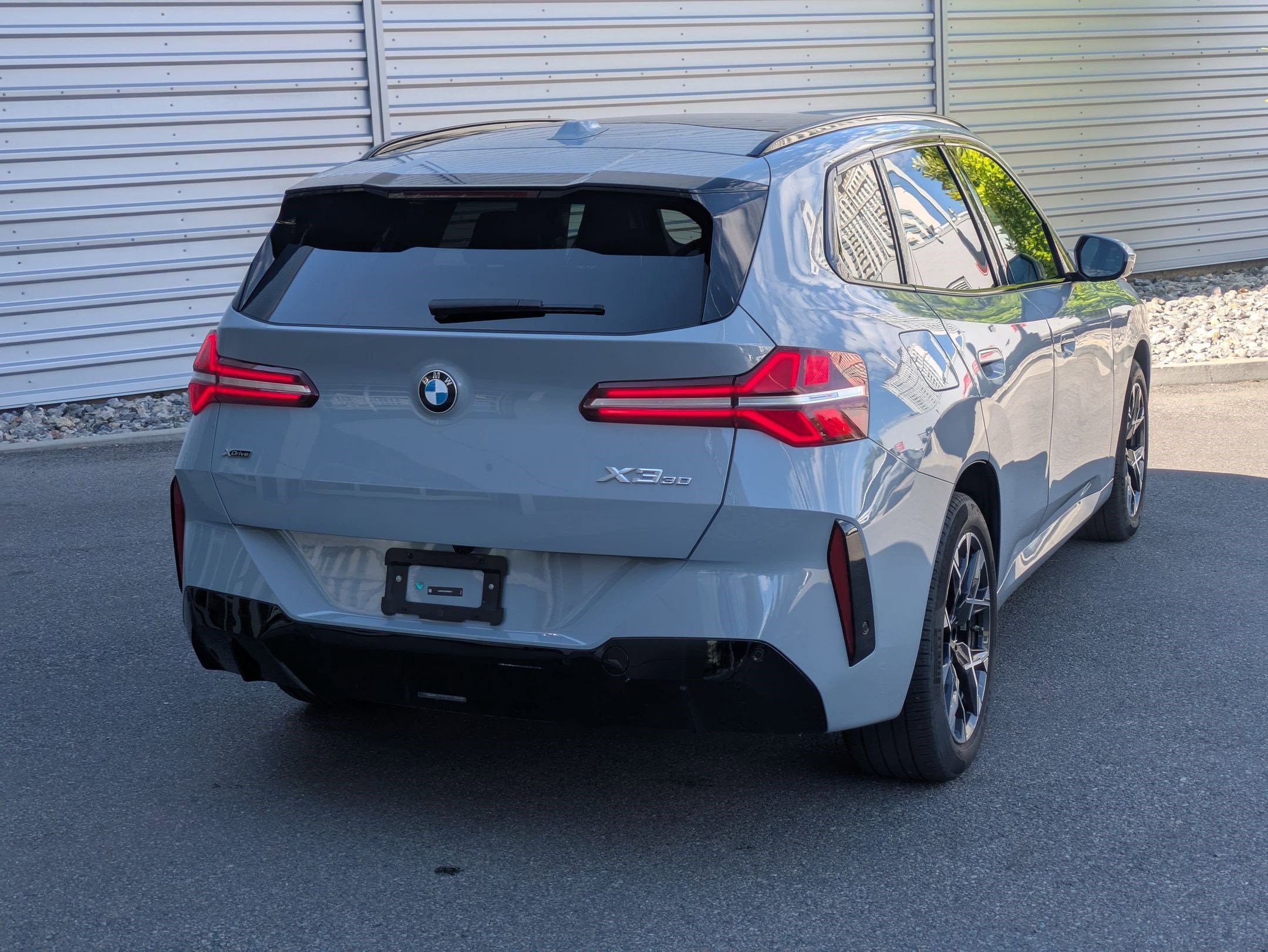 Used 2025 Gray Metallic BMW 30 xDrive image 5