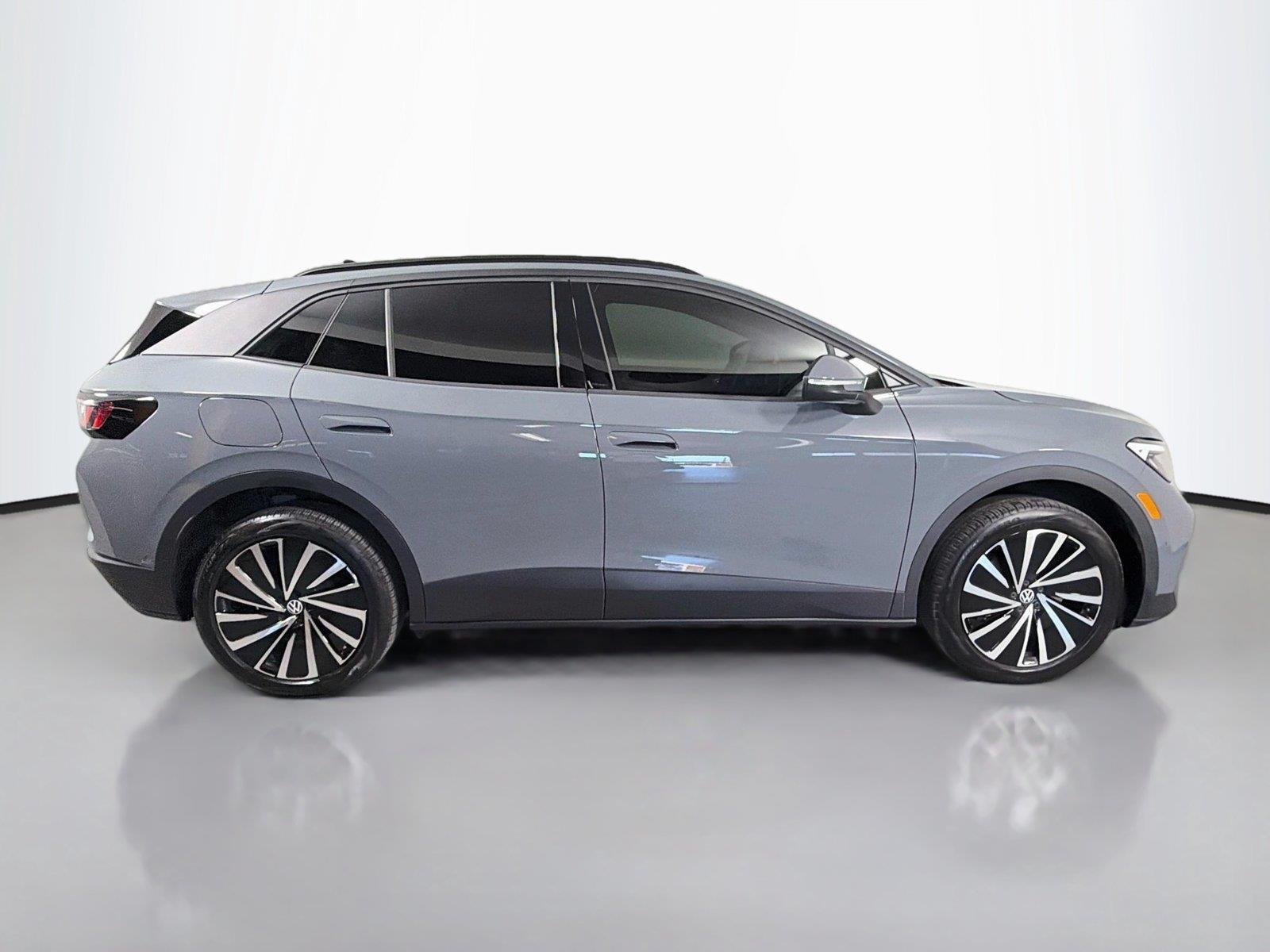 Certified Used 2025 Pure Gray Volkswagen Pro image 4