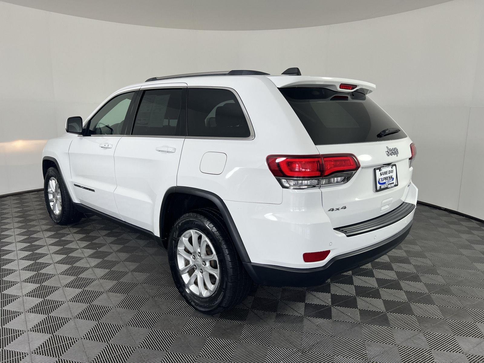 Used 2021 Bright White Clearcoat Jeep Laredo X image 5