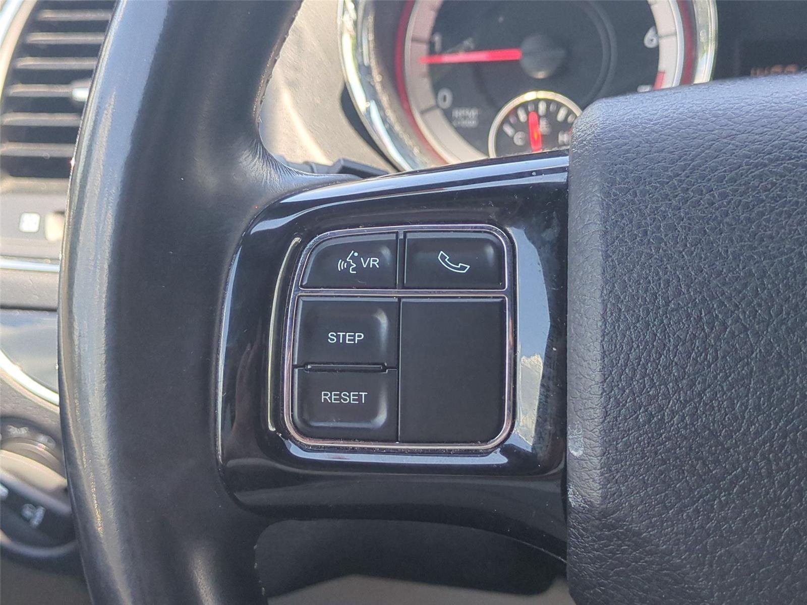 Used 2018 Black Onyx Crystal Pearlcoat Dodge SXT image 35
