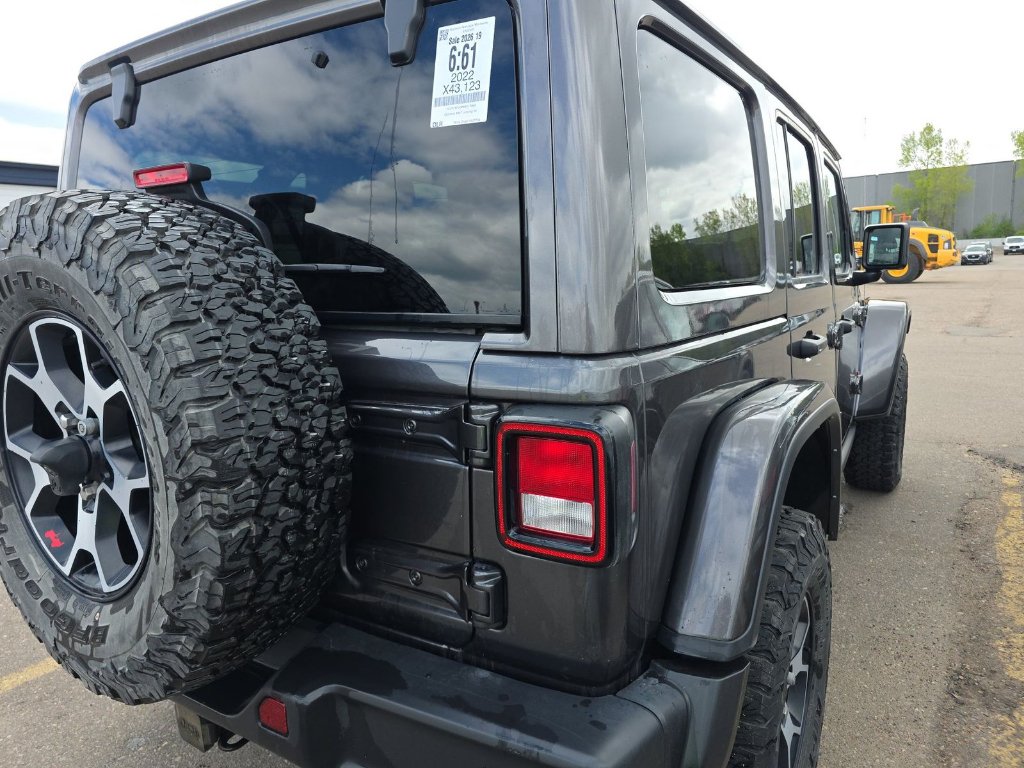 Used 2022 Granite Crystal Metallic Jeep Unlimited Rubicon image 4