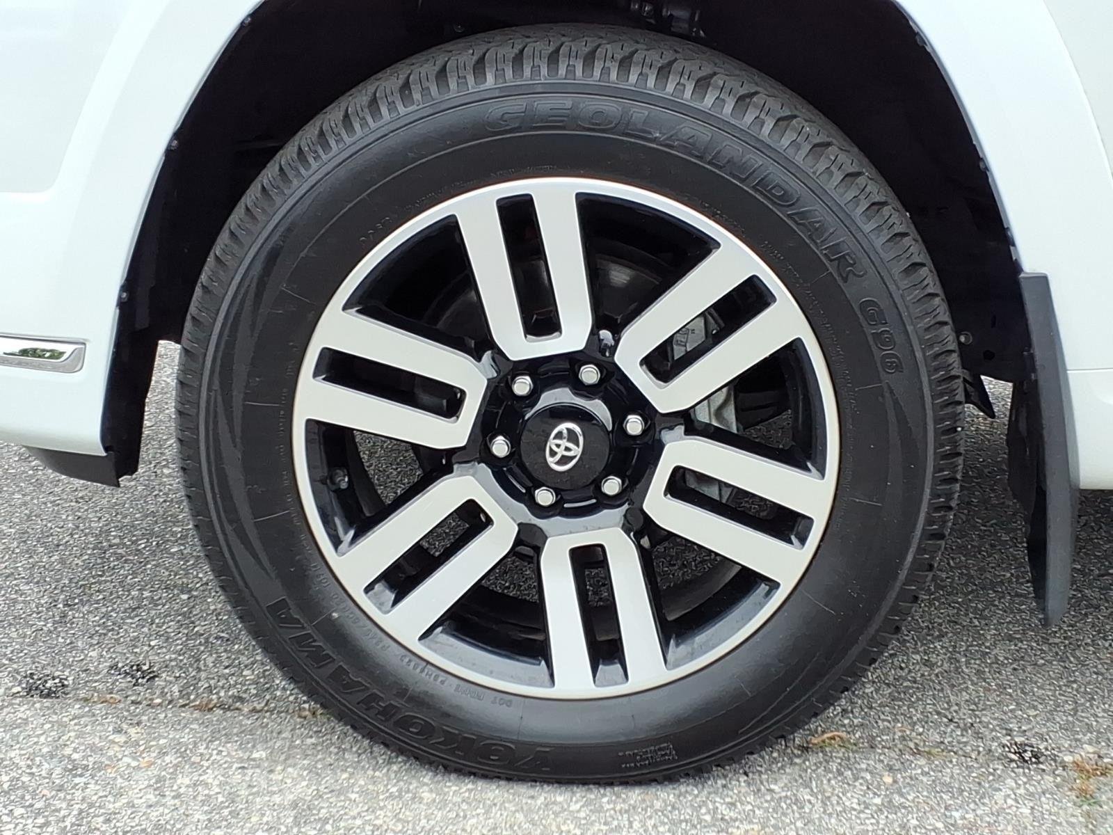 Used 2024 Wind Chill Pearl Toyota Limited image 11