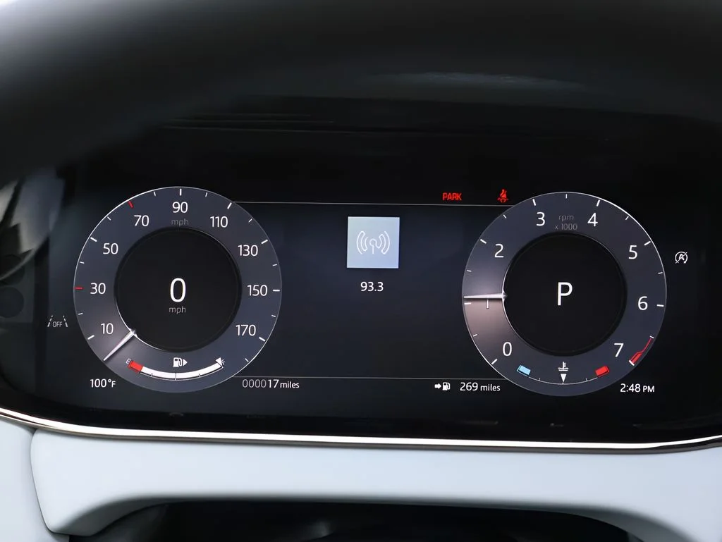 New 2026 Tribeca Blue Metallic Land Rover Hoxton Edition image 29