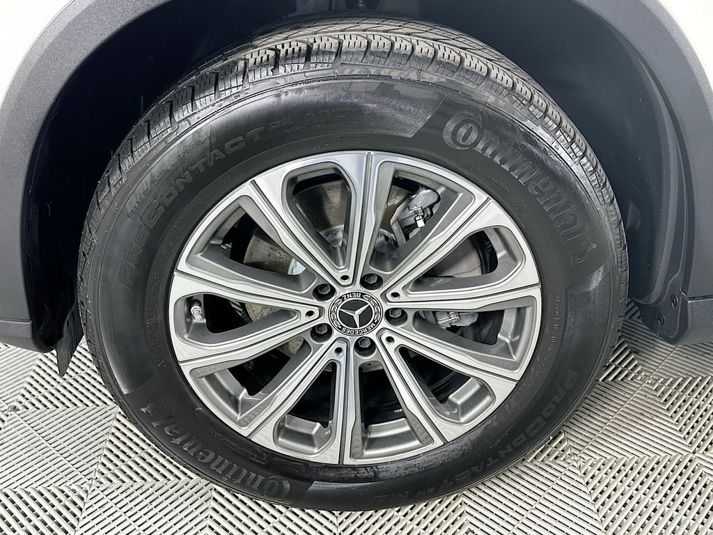 Certified Used 2023  Mercedes-Benz GLC 300 image 29