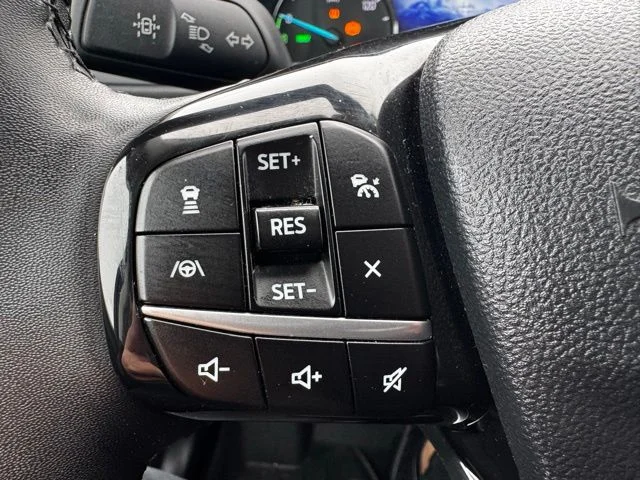 Used 2022  Ford SEL image 23