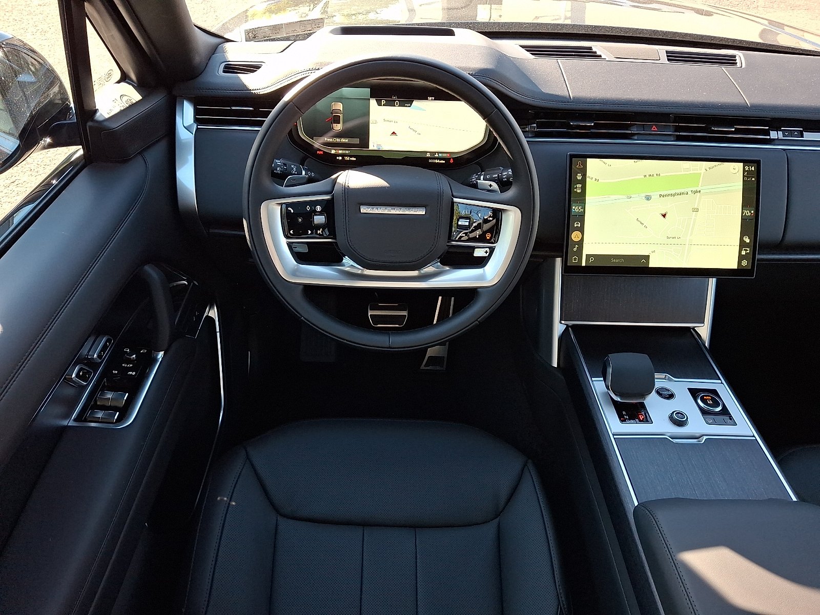 New 2027 Santorini Black Land Rover SE image 4