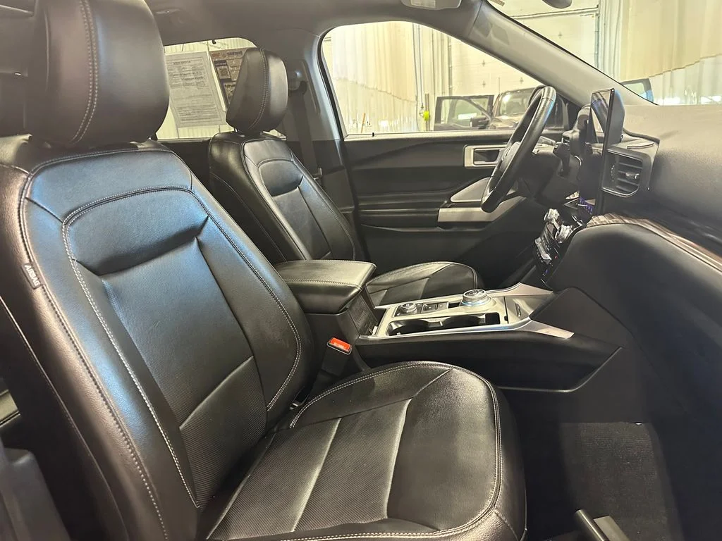 Used 2023 Gray Ford Limited image 34