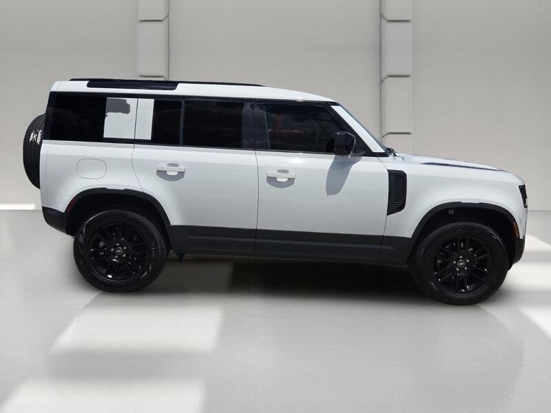 Used 2025 Fuji White LAND ROVER 110 P300 S image 6