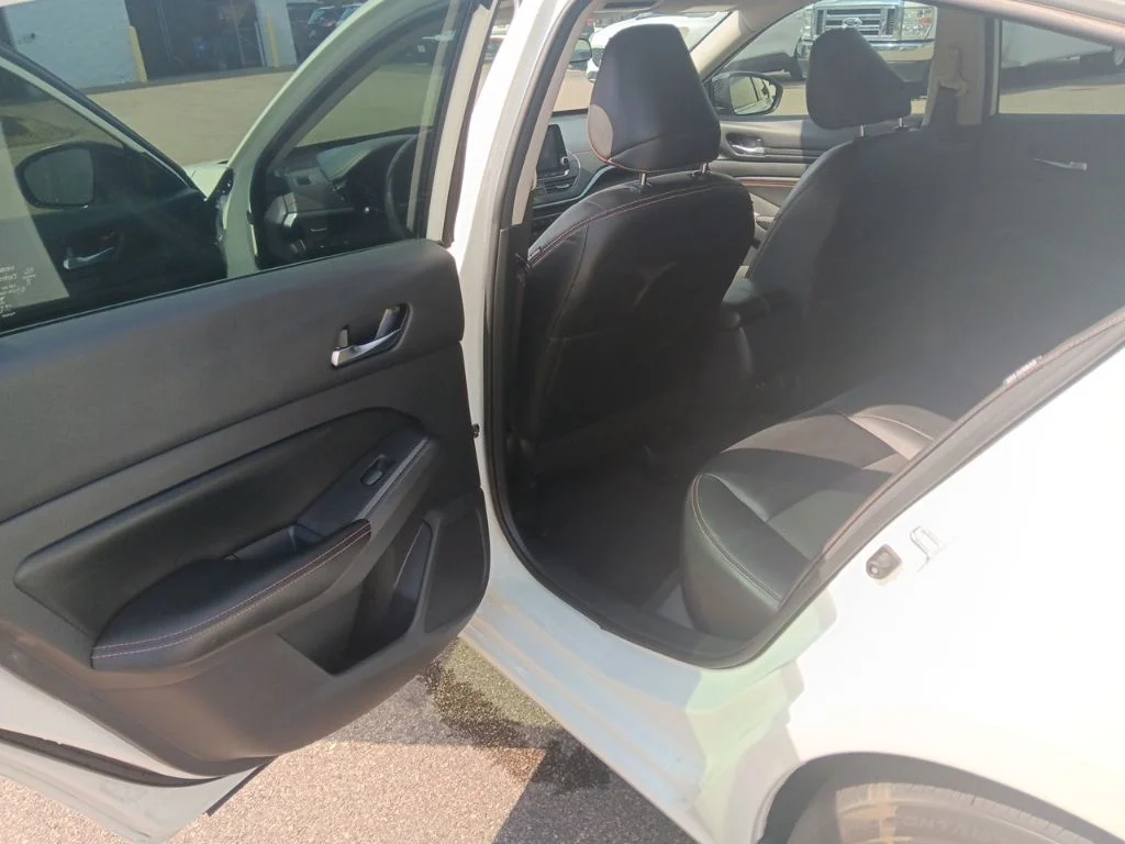 Used 2022 Pearl White Tricoat Nissan 2.5 SR image 22