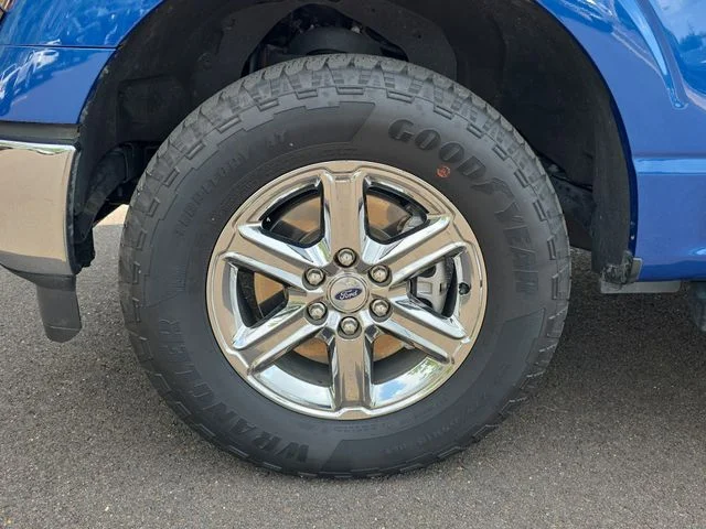 Used 2025 Blue Ford XLT image 9