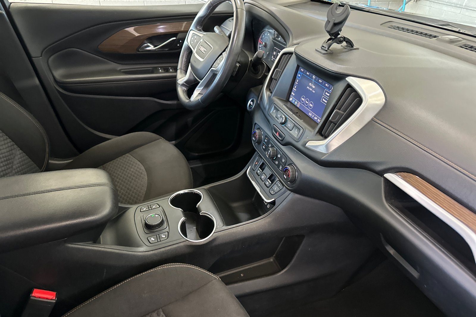 Used 2018 Blue GMC SLE image 17