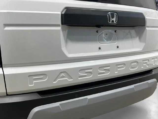 New 2026 Platinum White Pearl Honda RTL image 6