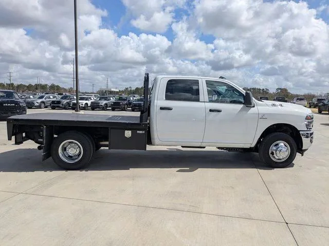 New 2026 Bright White Clear-Coat Exterior Paint RAM TRADESMAN Chassis Cab image 23