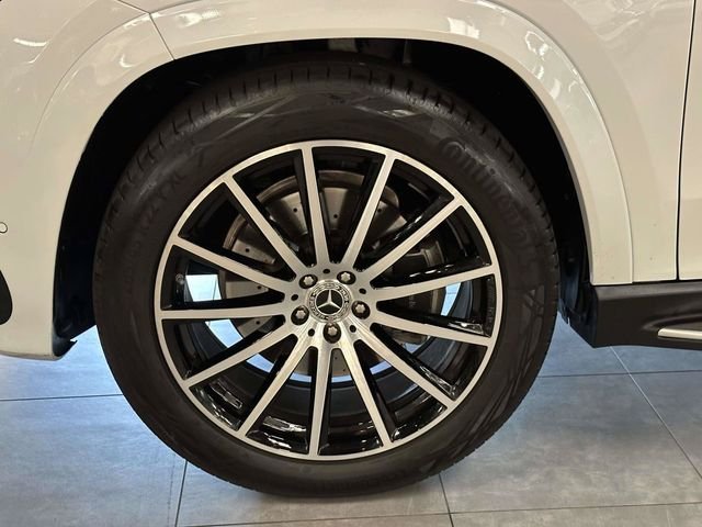 Certified Used 2025  Mercedes-Benz GLS 580 image 10