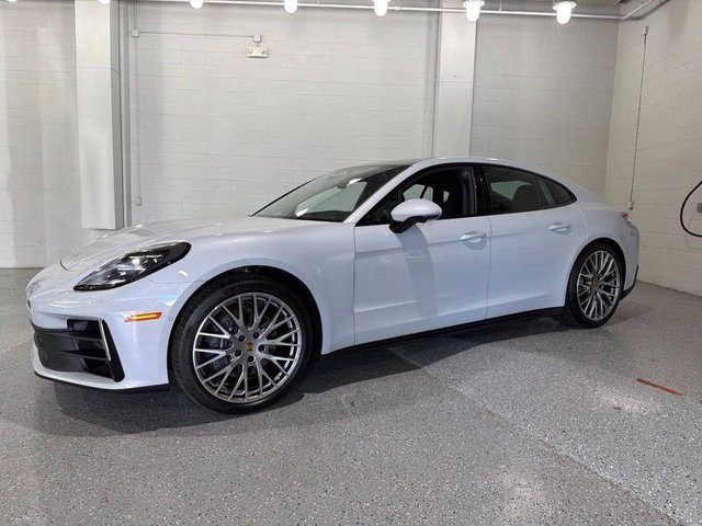 2026 Porsche Panamera 4